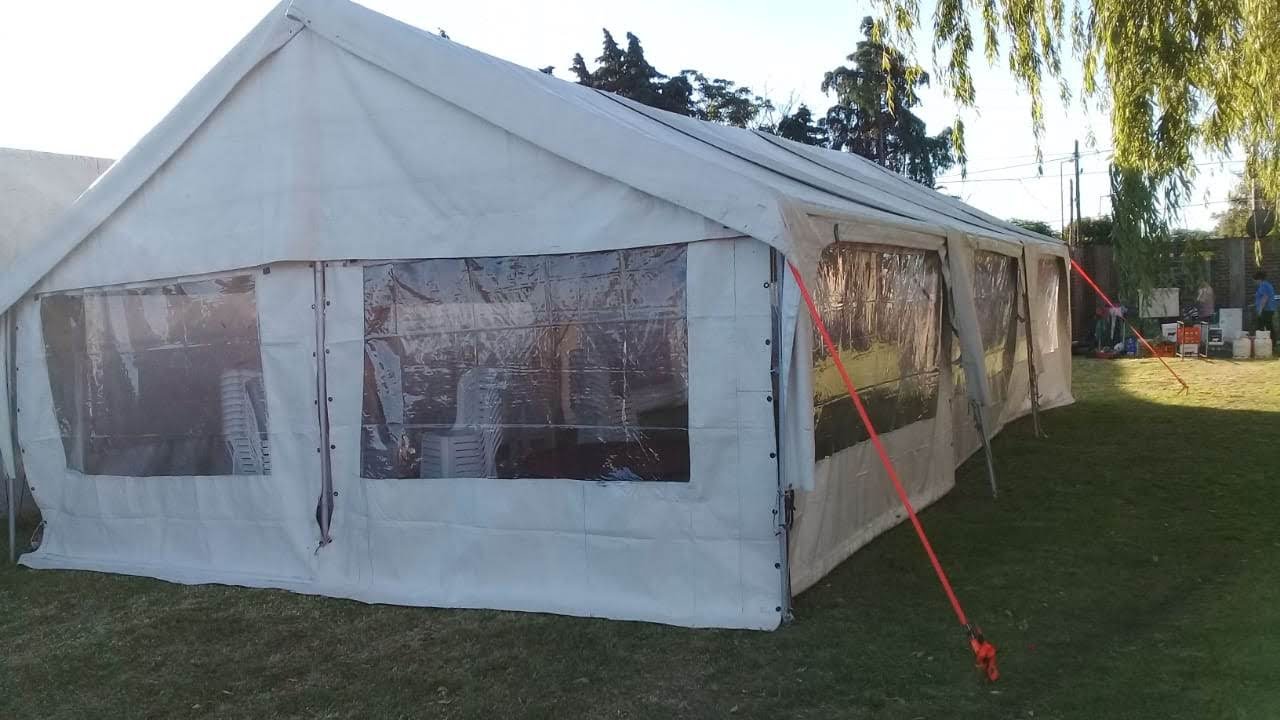 Alquiler de carpas blancas con ventanas cristal para 100 personas